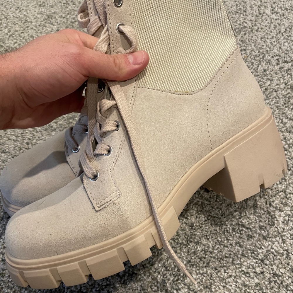 Steve Madden Nanet Women's Cream Lace-Up Ankle Boots - Picture 2 of 2
